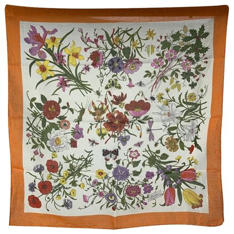 tracolle ricamate con fiori gucci|The Story of “Flora”, Gucci’s Timeless Scarf .